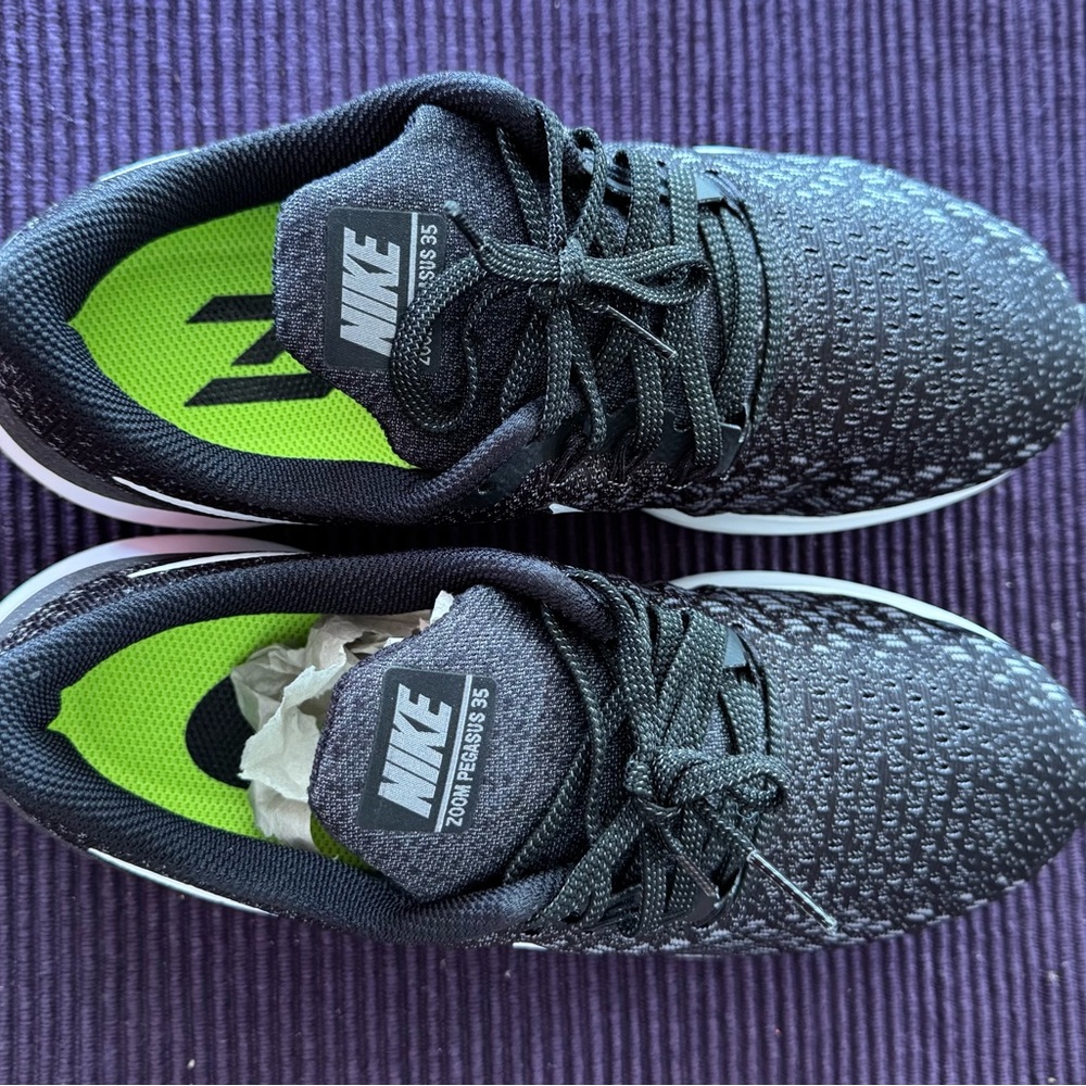 Women’s air zoom pegasus 35 Black/gunsmoke/oil grey and white